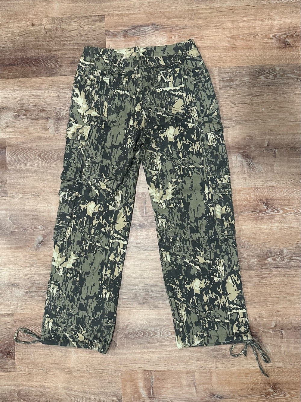 Fashion Nova Topanga Camo Cargo Pant - Picture 4 of 7